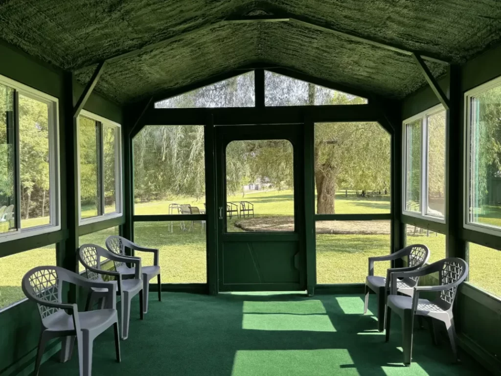 A private outdoor retreat designed for seniors and veterans with safety in mind – Garden Day Getaway